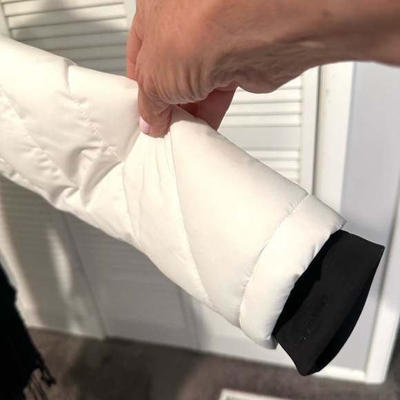 Giftable!!! Never worn Calvin Klein Woman’s Hooded Packable Puffer Coat, - Picture 5 of 9